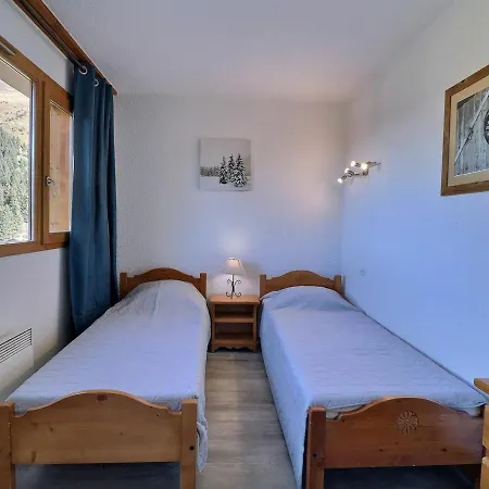 Bel 2 Pieces Pour 4 Pers. Avec Balcon Nord, Au Pied Des Pistes A Les Allues - Fr-1-182-21 Apartment Meribel